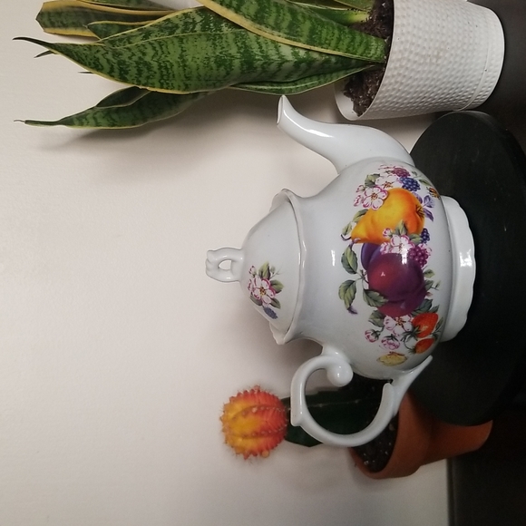 Floral Porcelain Teapot - Picture 1 of 4